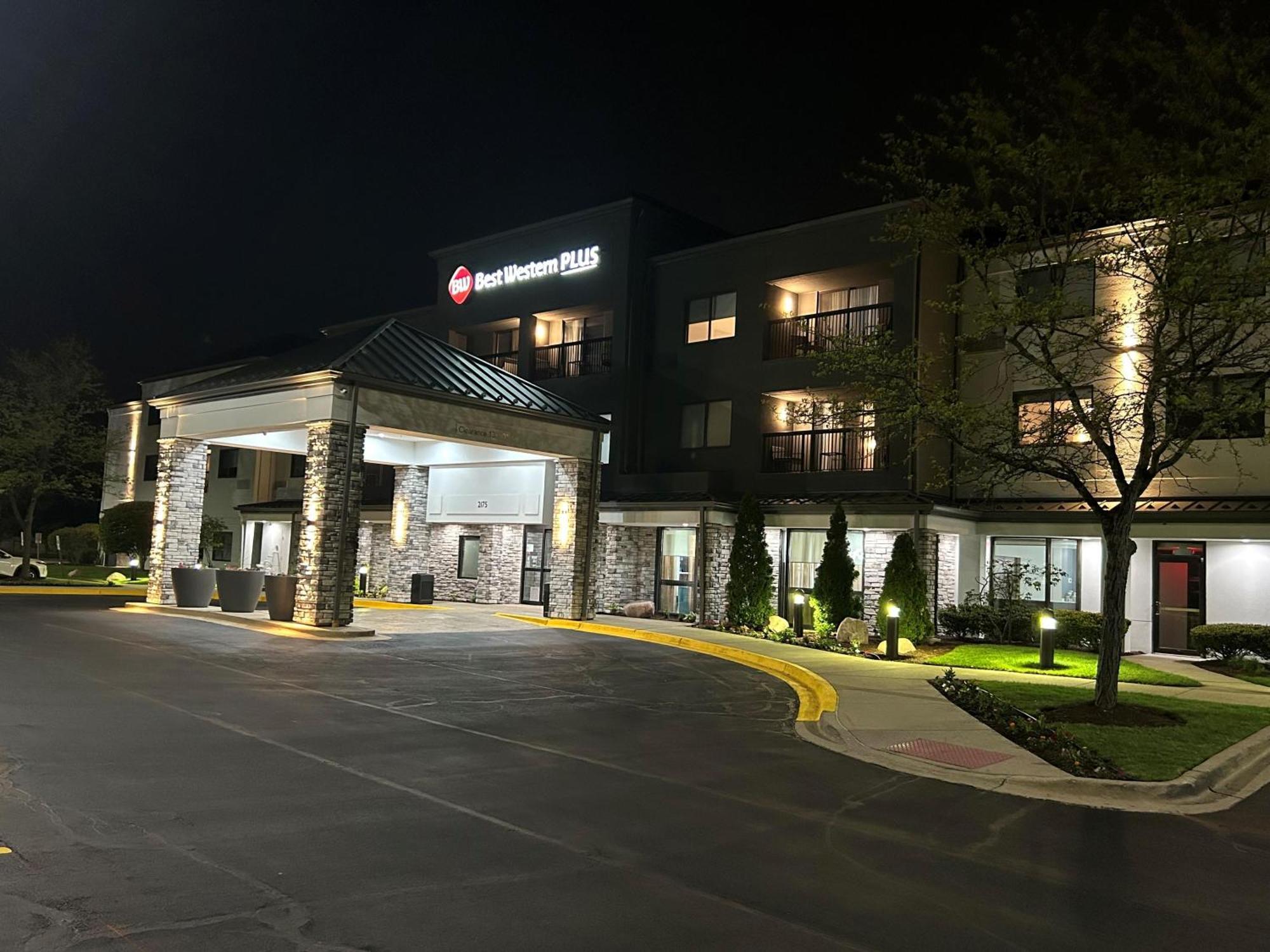 Best Western Plus Elgin - Chicago West Dundee Экстерьер фото